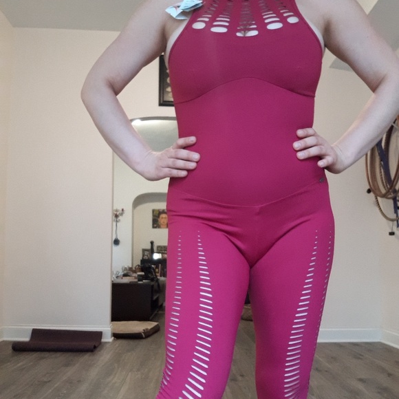 Hot pink open back jumpsuit - Picture 2 of 3